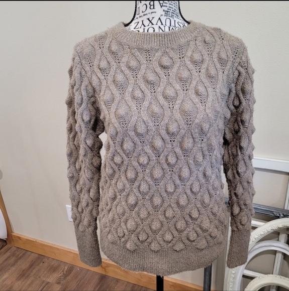 Sweet Romeo Sweaters - Sweet Romeo Womens SZ Sm. Bobble Knit textured Taupe‎ crew neck sweater soft